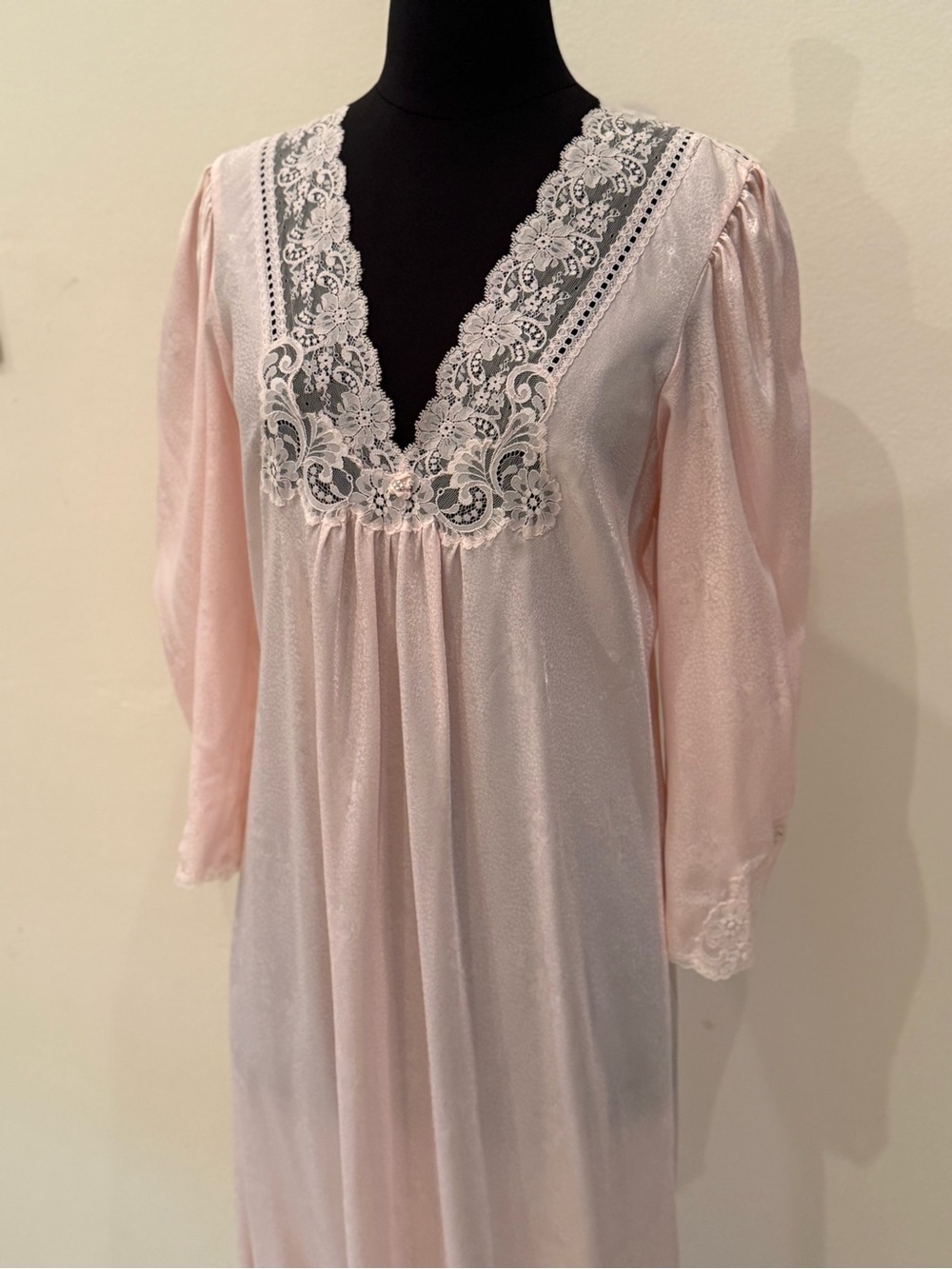 CHRISTIAN DIOR Vintage Lace Trim Pink Nightgown Lingerie Slip Dress Négligée M - Picture 3 of 16